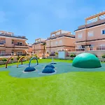 Appartement Punta Prima Indoor & Outdoor Pool