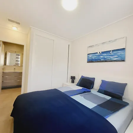 Punta Prima Indoor & Outdoor Pool * Punta Prima (Alicante)