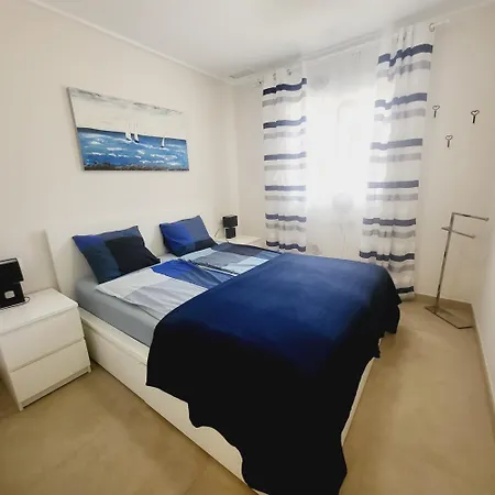 Punta Prima Indoor & Outdoor Pool 아파트