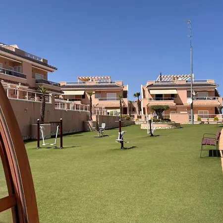 아파트 Punta Prima Indoor & Outdoor Pool *